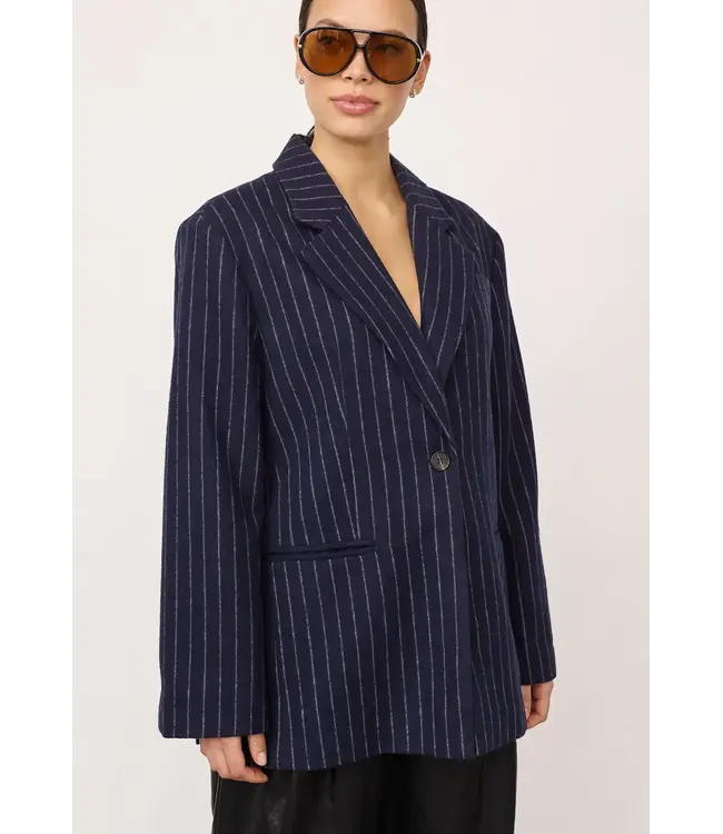Co’Couture Naida pin power blazer