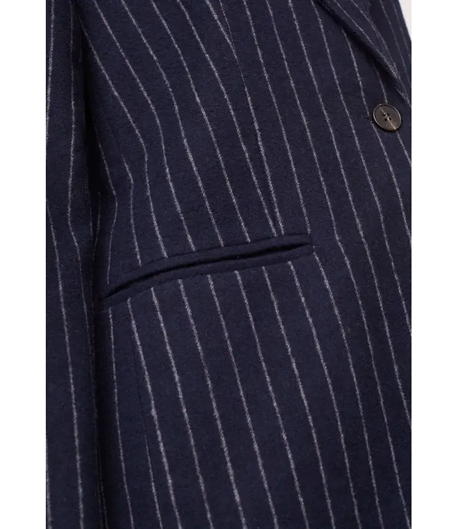 Co’Couture Naida pin power blazer