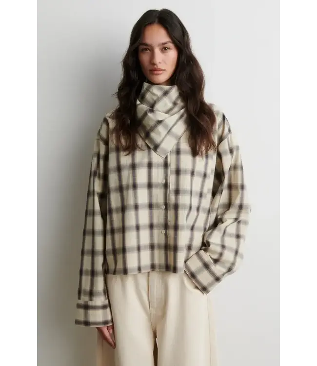 Second Female Liria Scarf