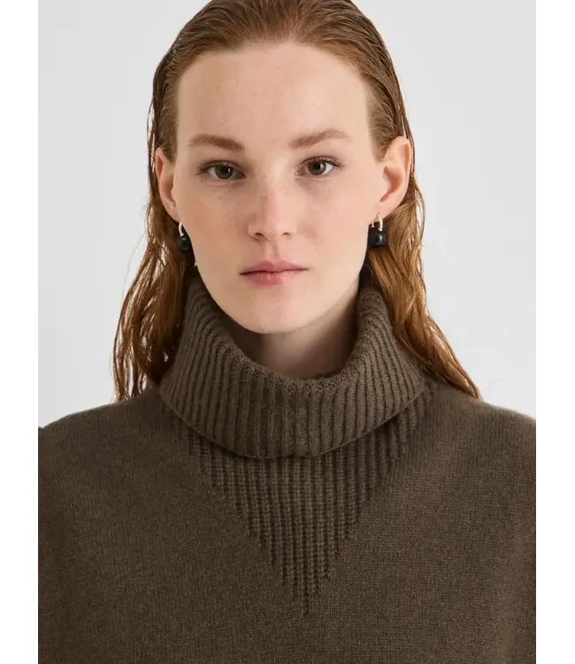 Rouge Edit ROUCLEO ROLL NECK KNIT VEST/PF