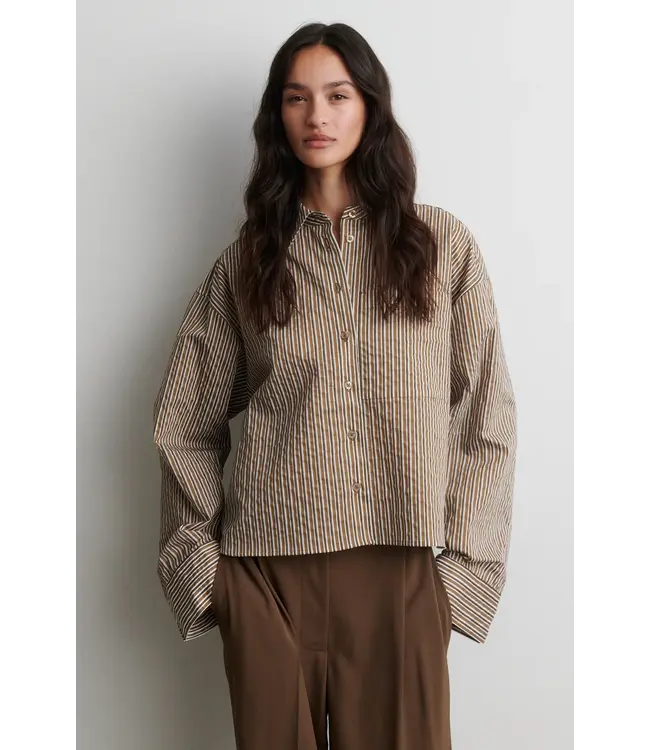 Second Female Vena Cropped Shirt