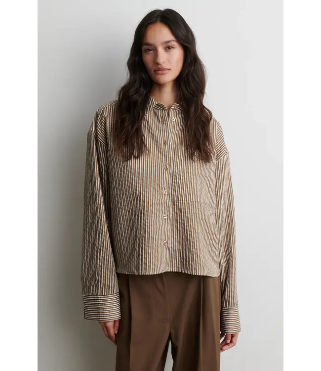 Second Female Vena Cropped Shirt