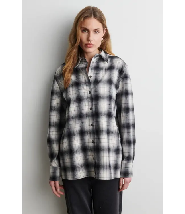 Second Female Wille Shirt