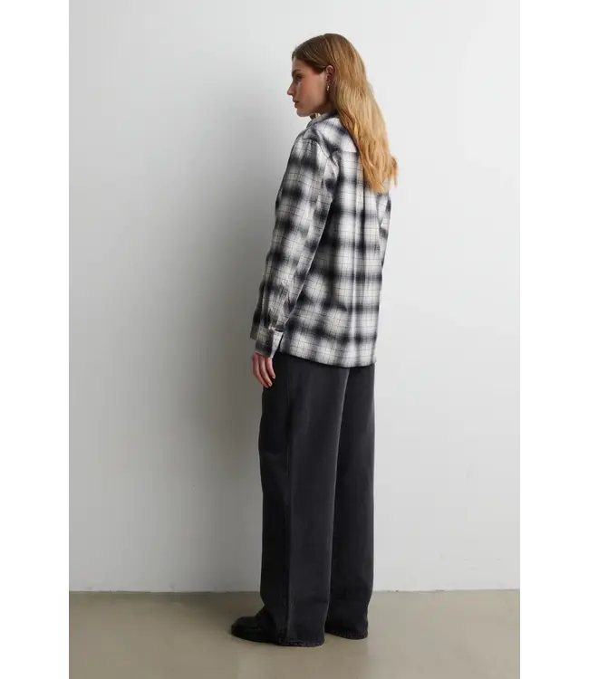 Second Female Wille Shirt