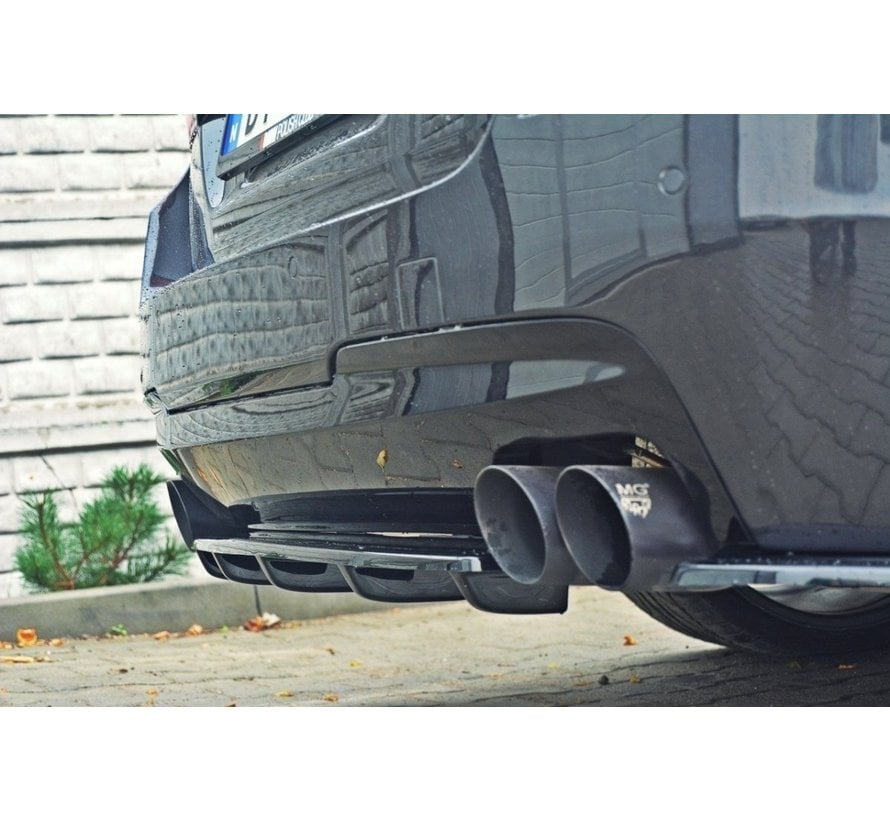 Maxton Design CENTRAL REAR DIFFUSER BMW 5 F11 M-PACK (fits two double exhaust ends)