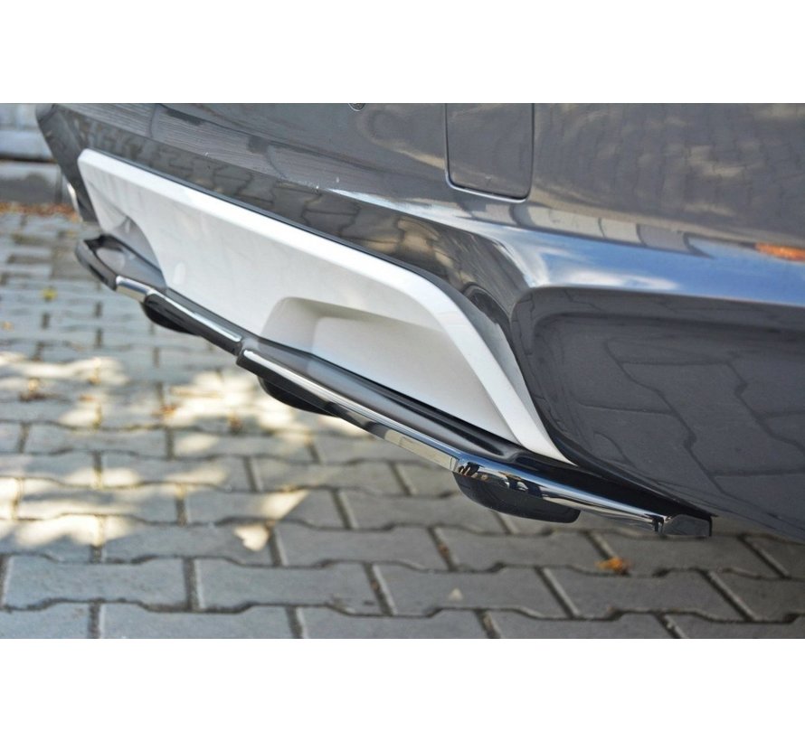 Maxton Design CENTRAL REAR DIFFUSER BMW X4 M-PACK (with a vertical bar)