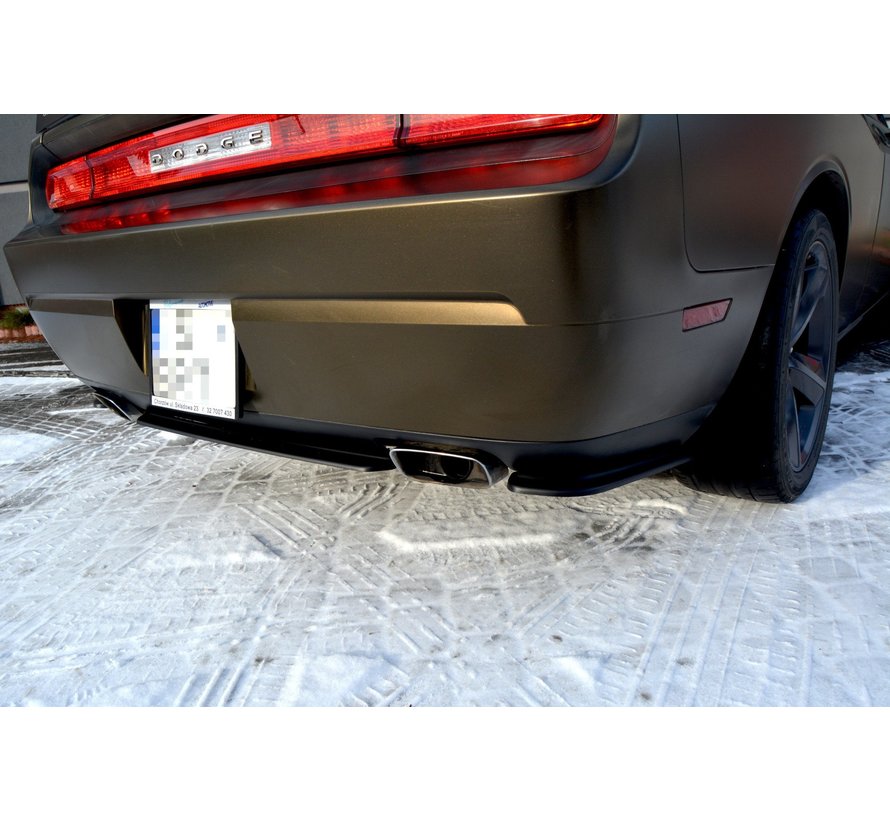 Maxton Design CENTRAL REAR DIFFUSER DODGE CHALLENGER MK3. PHASE-I SRT8 COUPE (without vertical bars)