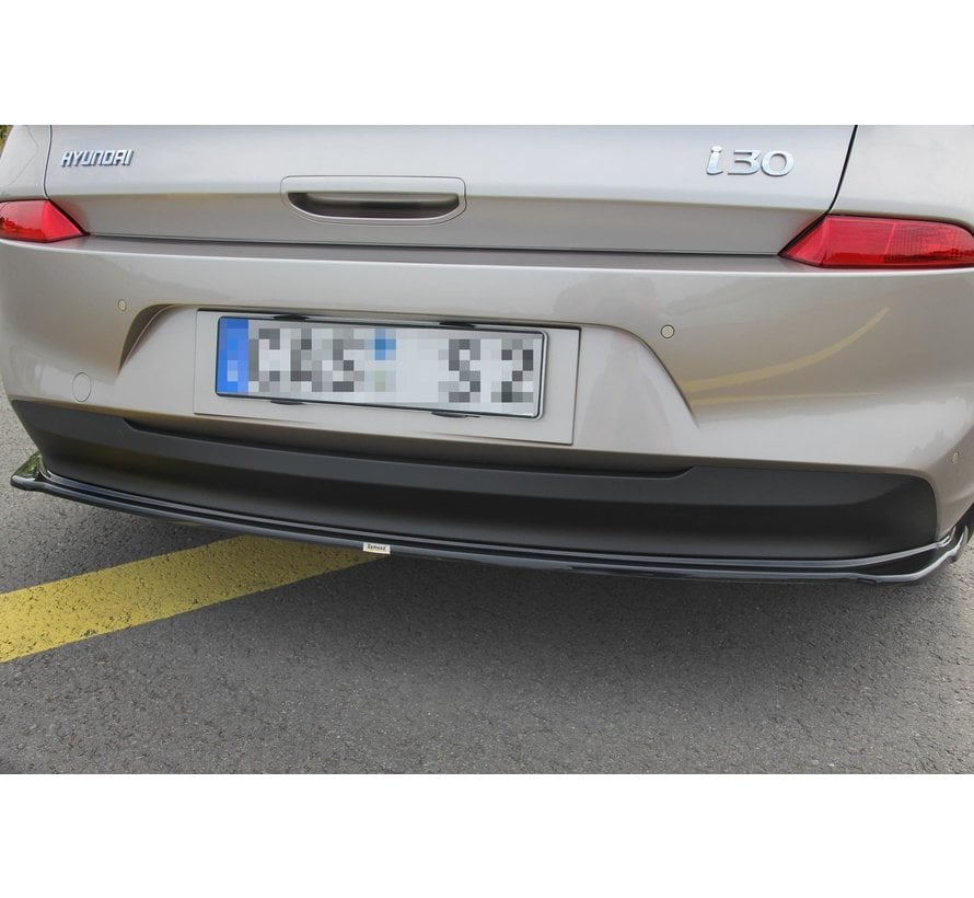 Maxton Design CENTRAL REAR DIFFUSER (WITHOUT VERTICAL BARS) HYUNDAI I30 MK3 HATCHBACK