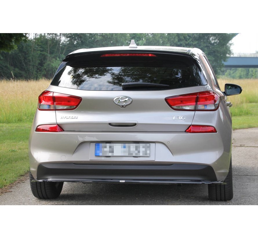 Maxton Design CENTRAL REAR DIFFUSER (WITHOUT VERTICAL BARS) HYUNDAI I30 MK3 HATCHBACK