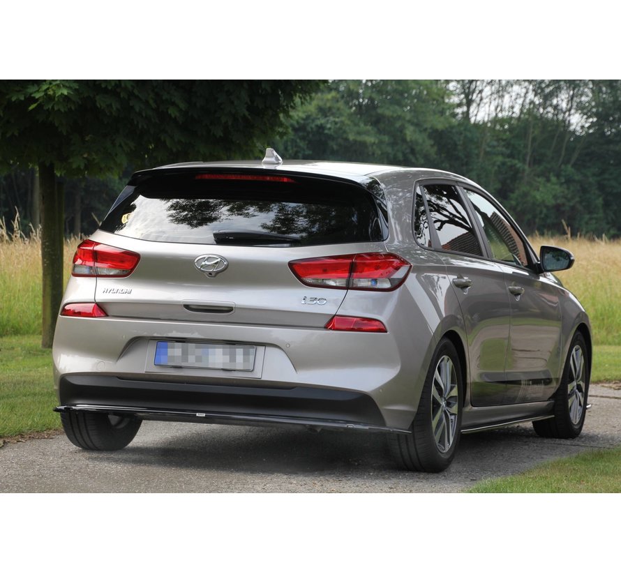 Maxton Design CENTRAL REAR DIFFUSER (WITHOUT VERTICAL BARS) HYUNDAI I30 MK3 HATCHBACK