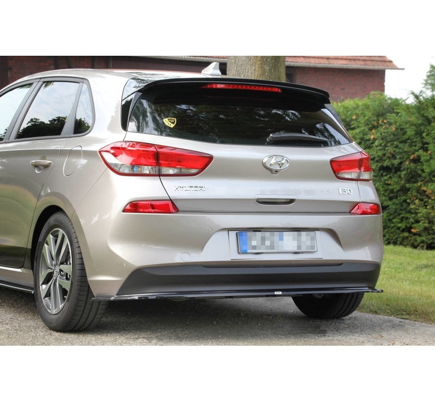 Maxton Design CENTRAL REAR DIFFUSER (WITHOUT VERTICAL BARS) HYUNDAI I30 MK3 HATCHBACK