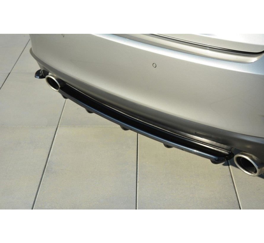 Maxton Design CENTRAL REAR DIFFUSER Lexus IS Mk3 T (with vertical bars)