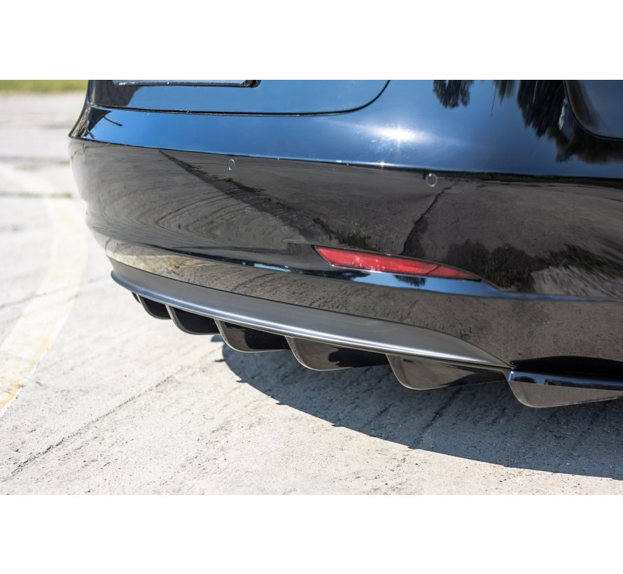 Maxton Design REAR DIFFUSER Tesla Model 3