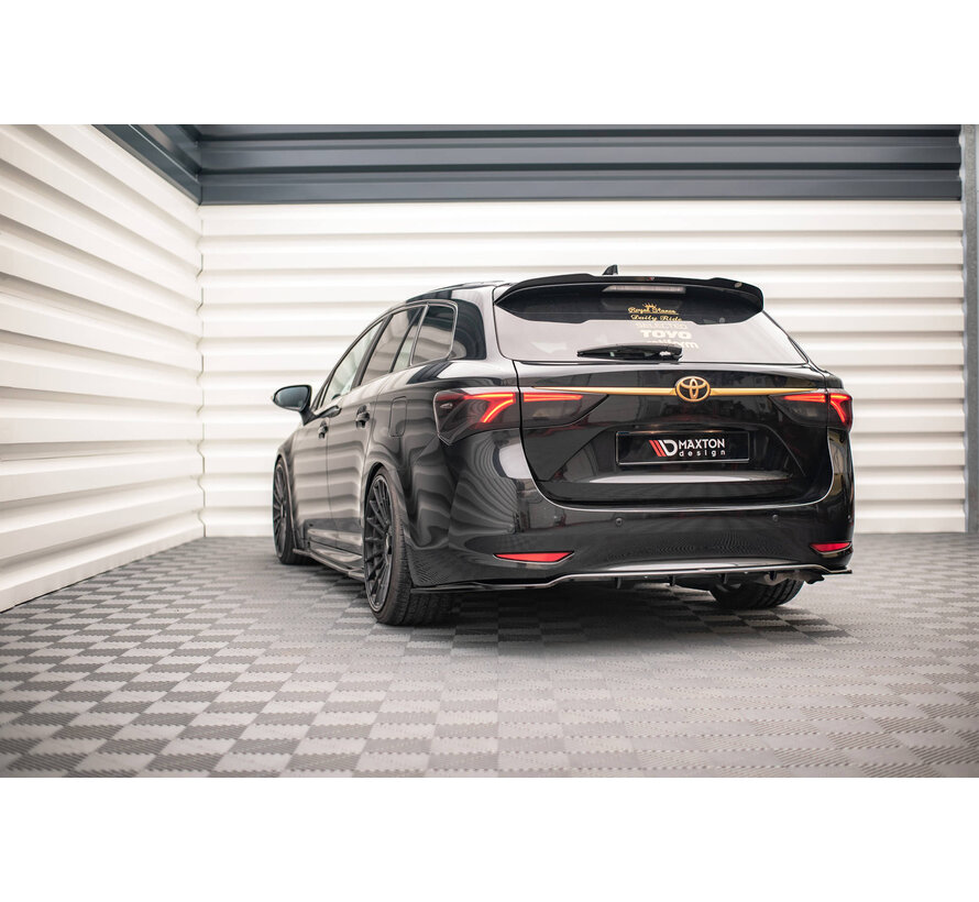Maxton Design Central Rear Splitter (with vertical bars) Toyota Avensis Wagon Mk3 Facelift