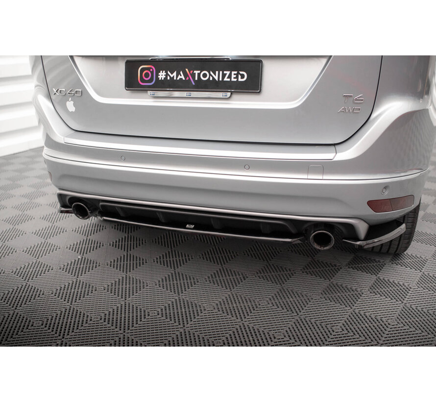 Maxton Design Central Rear Splitter for Volvo XC60 R-Design Mk1 Facelift