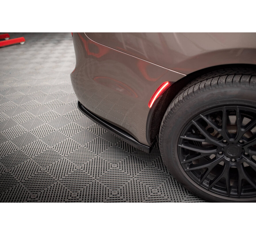 Maxton Design Central Rear Splitter (with vertical bars) Chrysler Pacifica Mk2