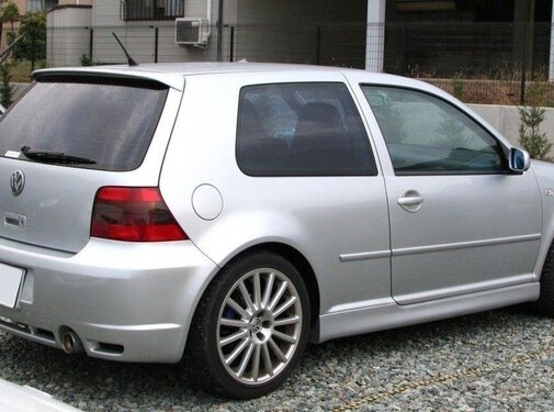 Maxton Design Maxton Design SIDE SKIRTS GOLF 4 3 DOOR < R32 LOOK >