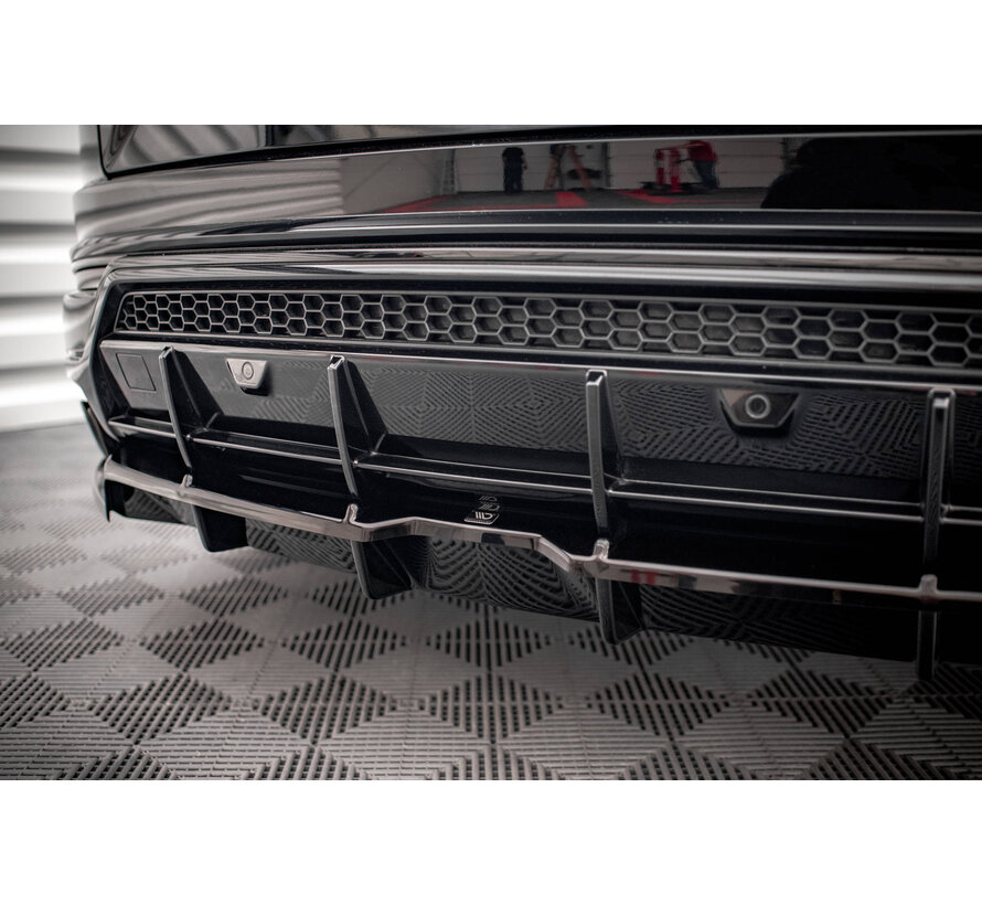 Maxton Design Central Rear Splitter (with vertical bars) Lamborghini Urus Mk1