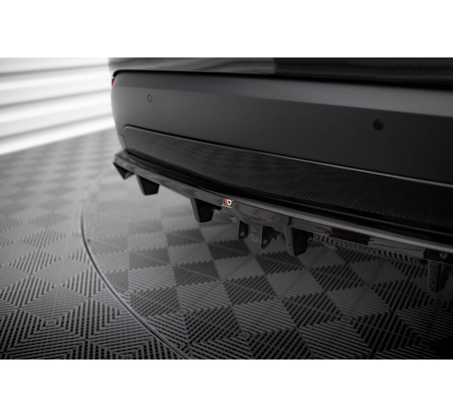 Maxton Design Central Rear Splitter (with vertical bars) Land Rover Discovery HSE Mk5