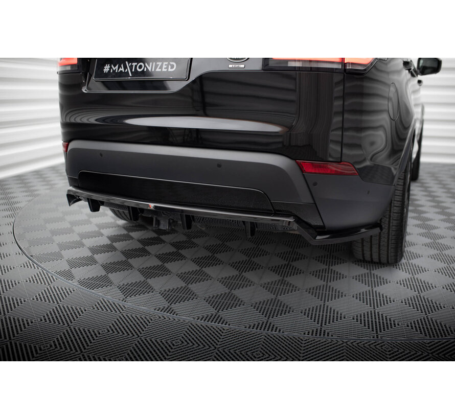 Maxton Design Central Rear Splitter (with vertical bars) Land Rover Discovery HSE Mk5