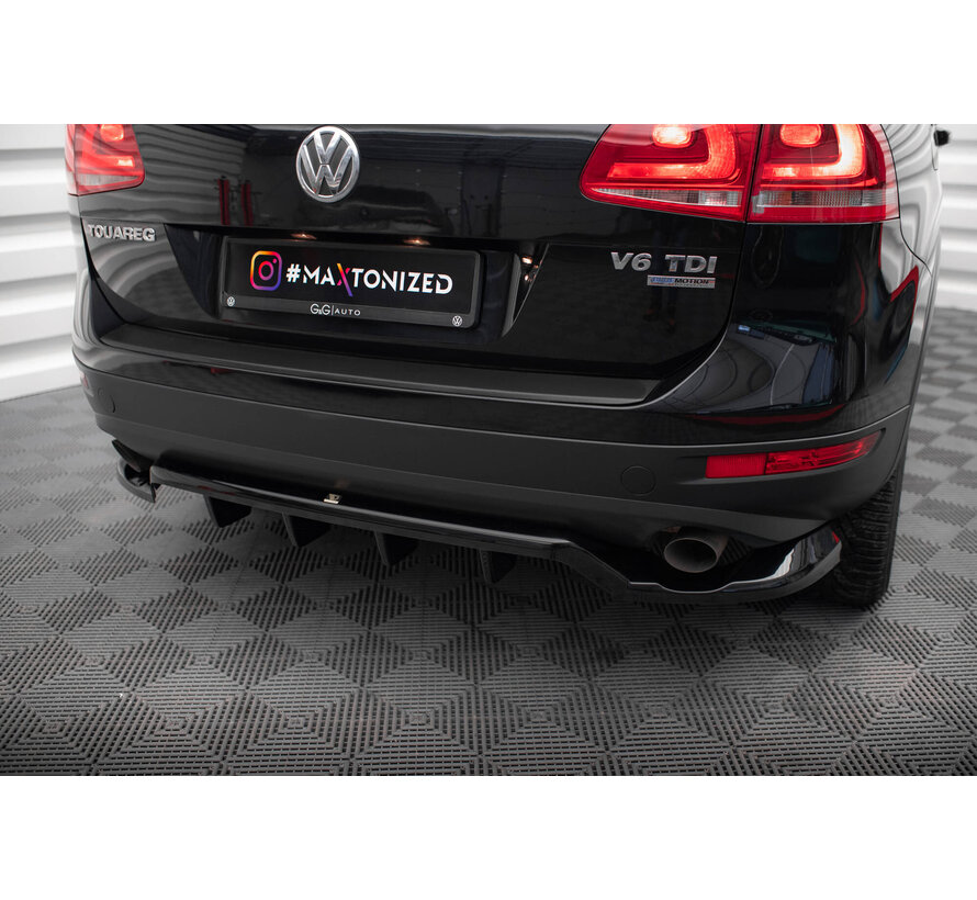 Maxton Design Central Rear Splitter (with vertical bars) Volkswagen Touareg Mk2