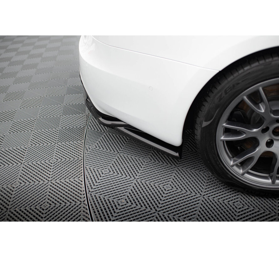 Maxton Design Central Rear Splitter (with vertical bars) V.2 Tesla Model S Plaid Mk1 Facelift