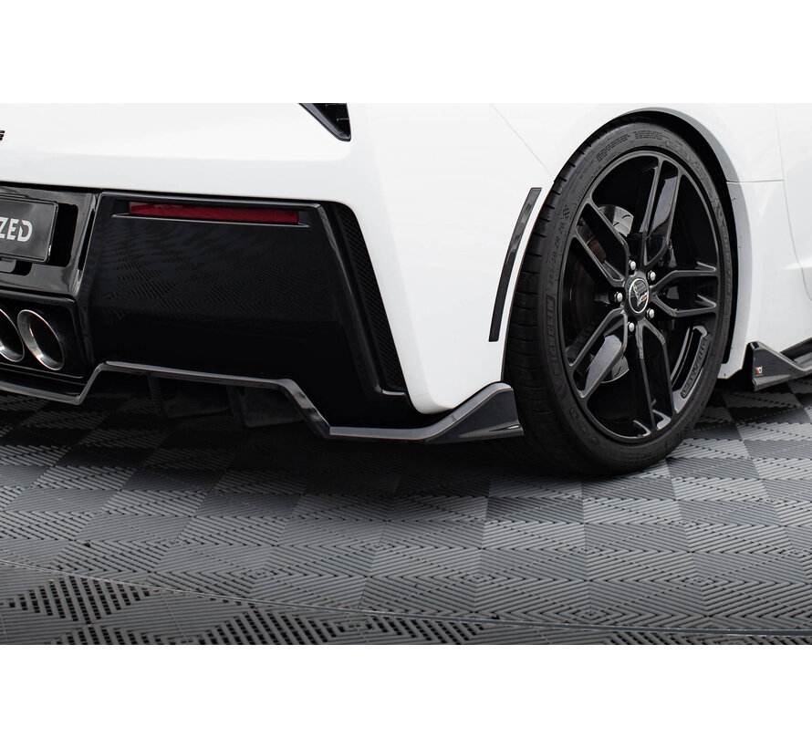 Maxton Design Central Rear Splitter (with vertical bars) Chevrolet Corvette C7