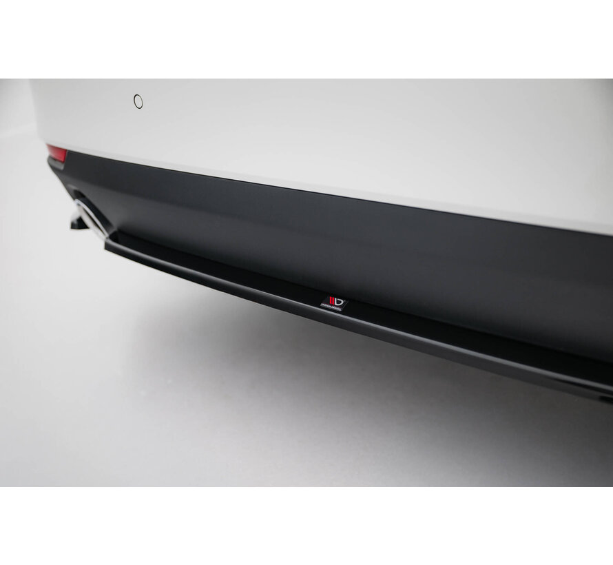 Maxton Design Central Rear Splitter for BMW 4 Coupe / Cabrio G22 / G23