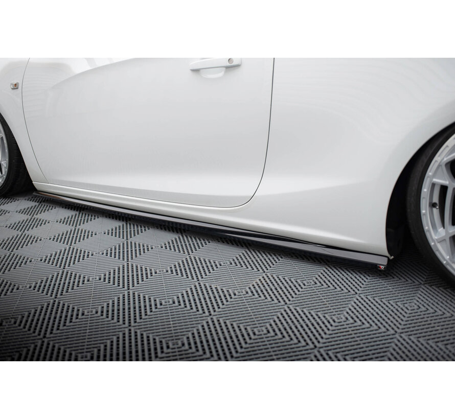 Maxton Design Set of Splitters Opel Cascada