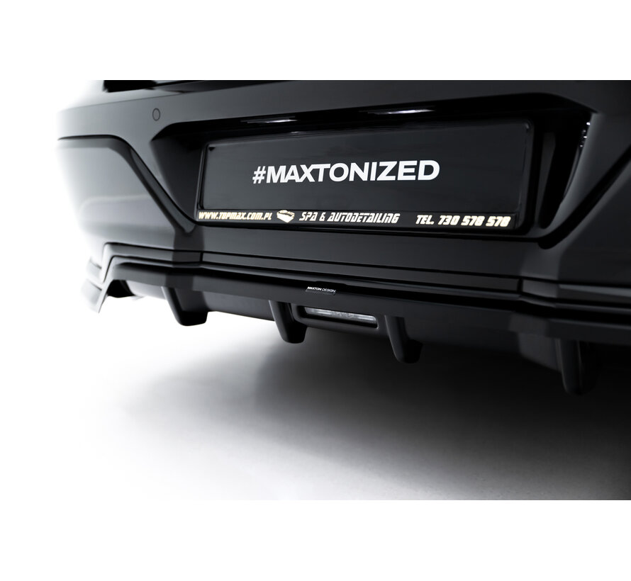 Maxton Design Rear Splitter (with vertical bars) V.2 BMW 7 M-Pack G70