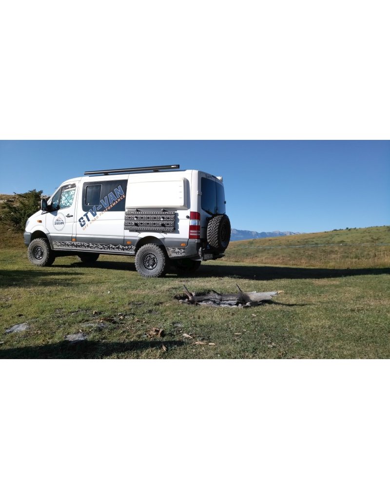 GTV-VAN Système rabattable pour la fixation latérale des plaques des désensablage sur Mercedes Sprinter et autres.