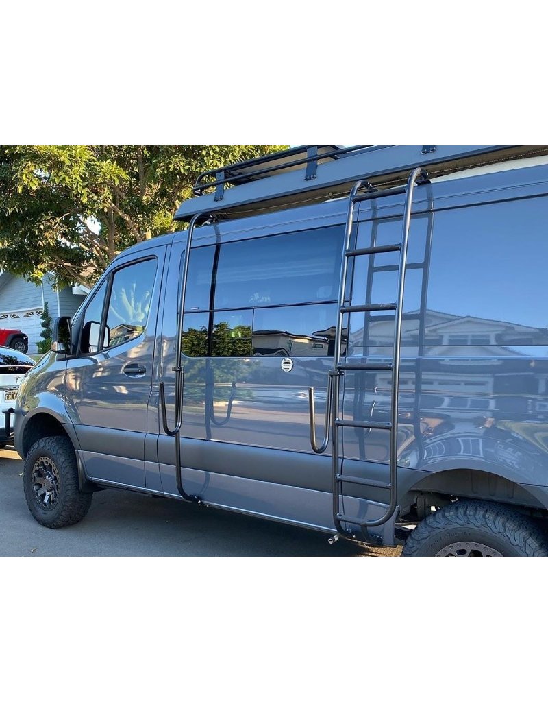 https://cdn.webshopapp.com/shops/225266/files/401088506/800x1024x2/aluminess-surf-pole-fuer-mercedes-sprinter-906-907.jpg