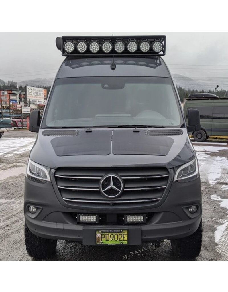 PANNEAUX SOLAIRES 90W POUR CAPOT MOTEUR VSS SYSTEM™ DE CASCADIA- MERCEDES-BENZ SPRINTER 907/VS30 (TWIN 45 WATT), kit complet (panneaux solaires + MPPT contrôleur de charge + Vehicle Vinyls)