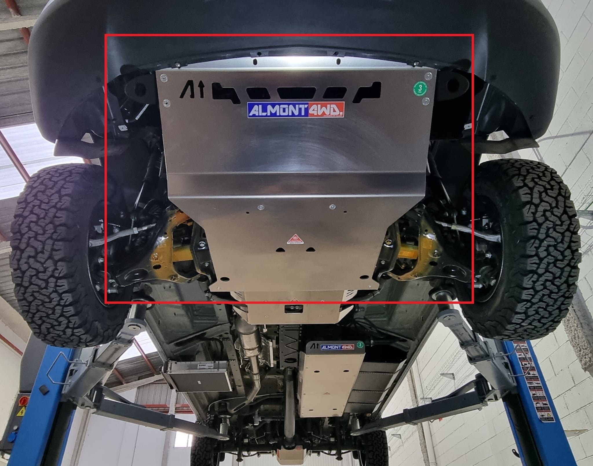 6 mm Aluminium Ski de protection avant pour Mercedes Benz Sprinter 907 VS30 4x4/AWD (2022+) pour moteur, radiateur, différentiel avant et boîtier de direction + anneaux de remorquage