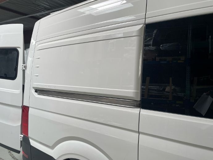 1x Joue/oreille d'élargissement DROITE pour VW Crafter/MAN TGE 2017+ (L= 5986 mm, empattement 3640mm)