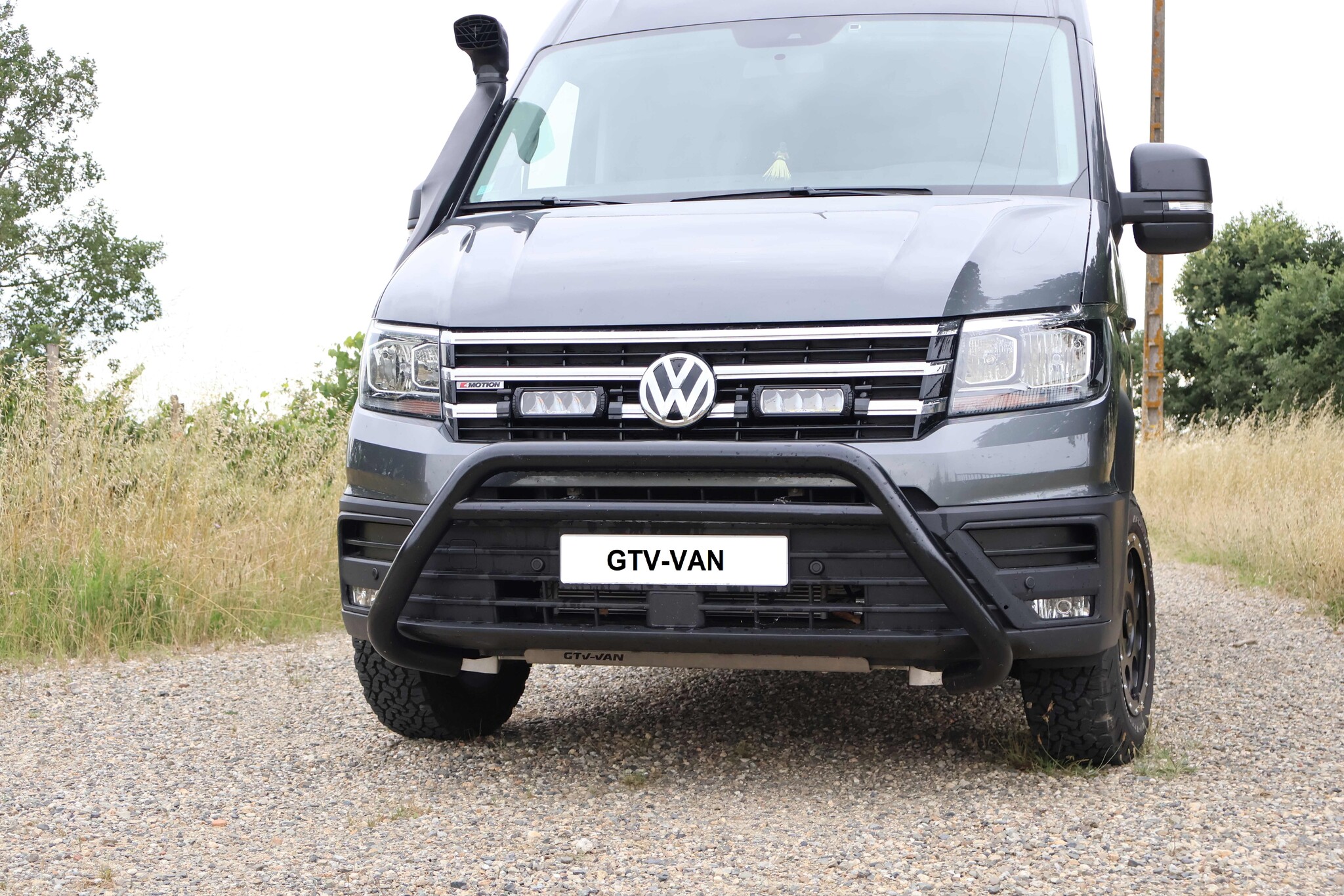 Pare buffle avant 70 mm version poli ou noir pour VW Crafter/MAN TGE 2017+