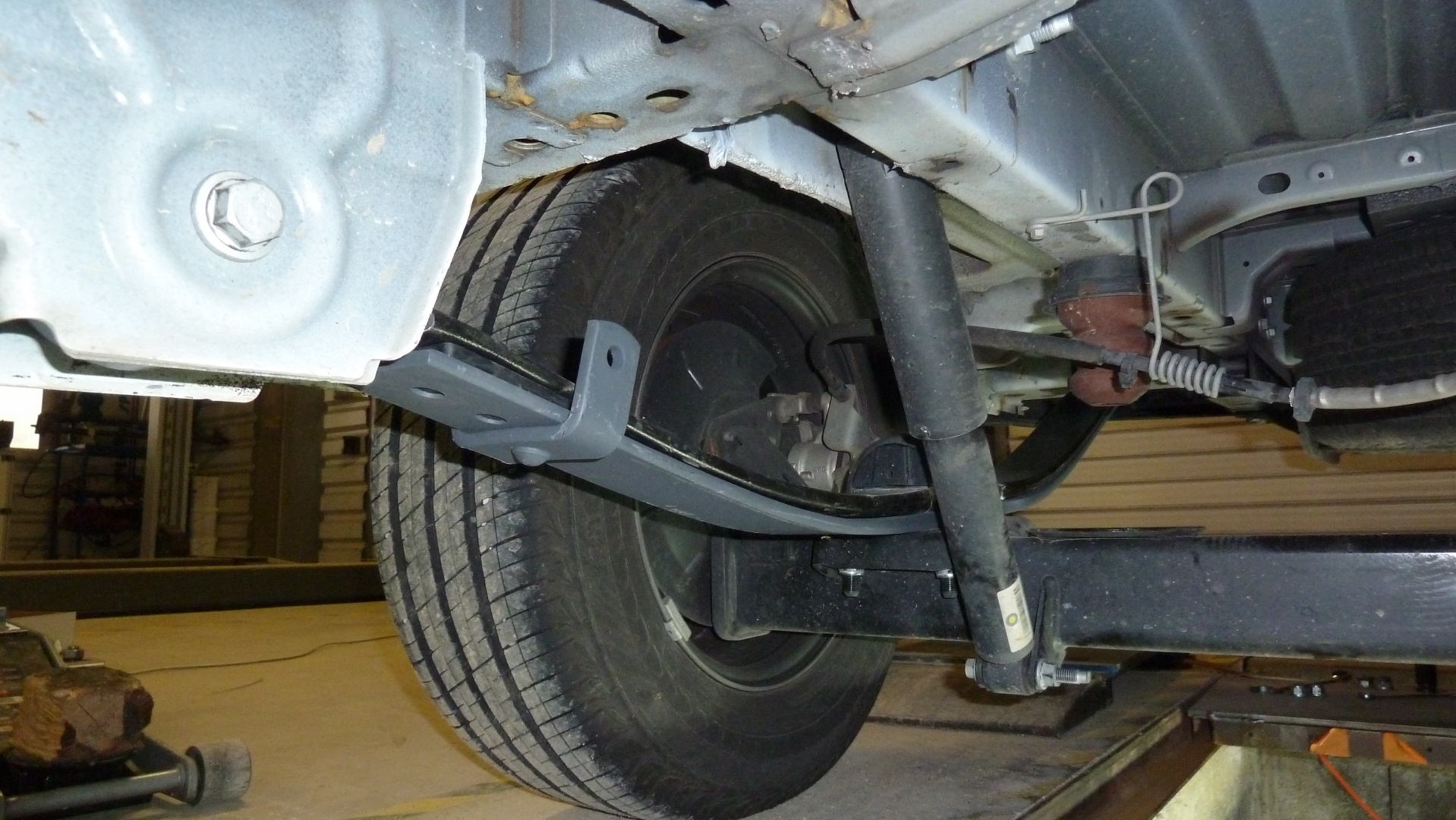 KIT LAMES DE RENFORT ARRIERE / REHAUSSE 3-5 cm pour FORD Transit 2014+