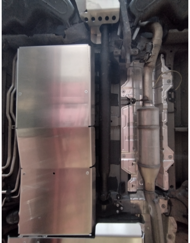 Unterfahrschutz Tank Alu 6 mm für Mercedes Vito 447