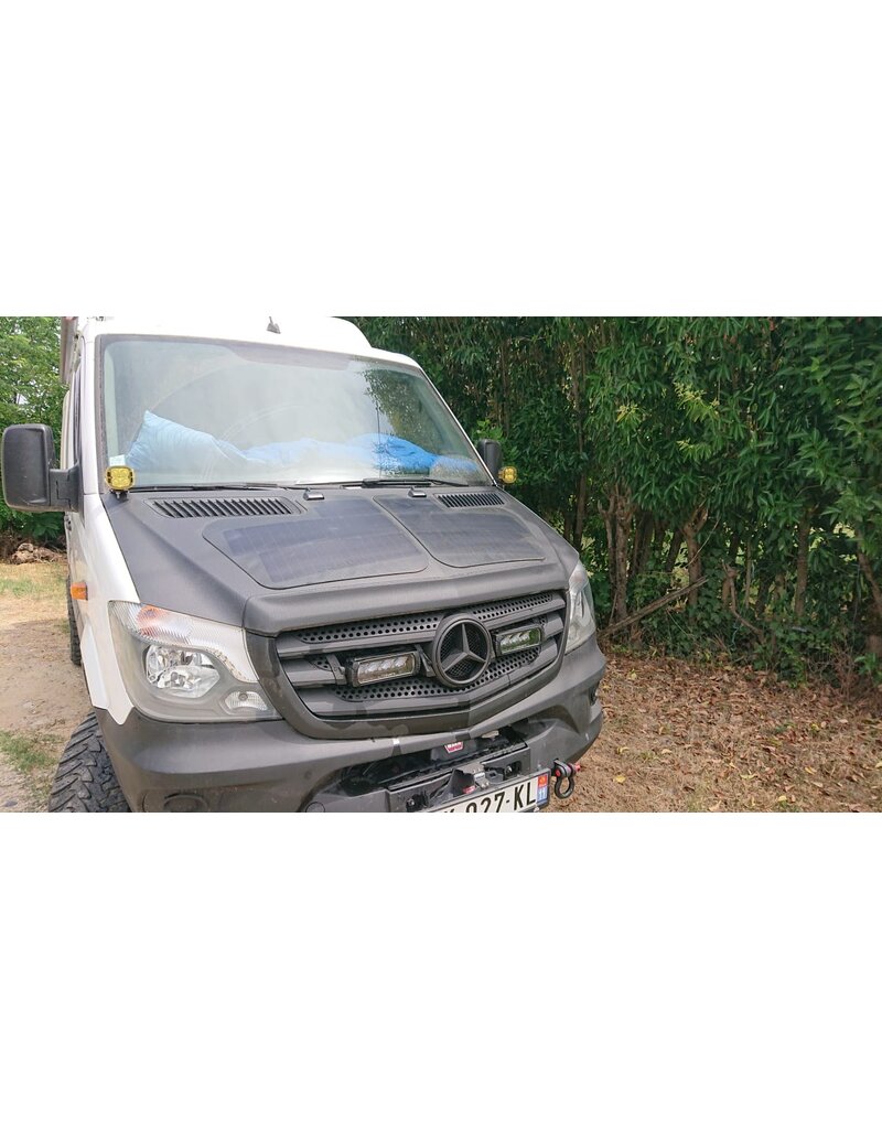 Panneaux solaire flexible de 80 W (2x40W) pour le capot de Mercedes Sprinter 906 /NCV3