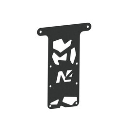 Halterung für Maxtrax-Traktionsplatten auf der Alubox GAEC150 