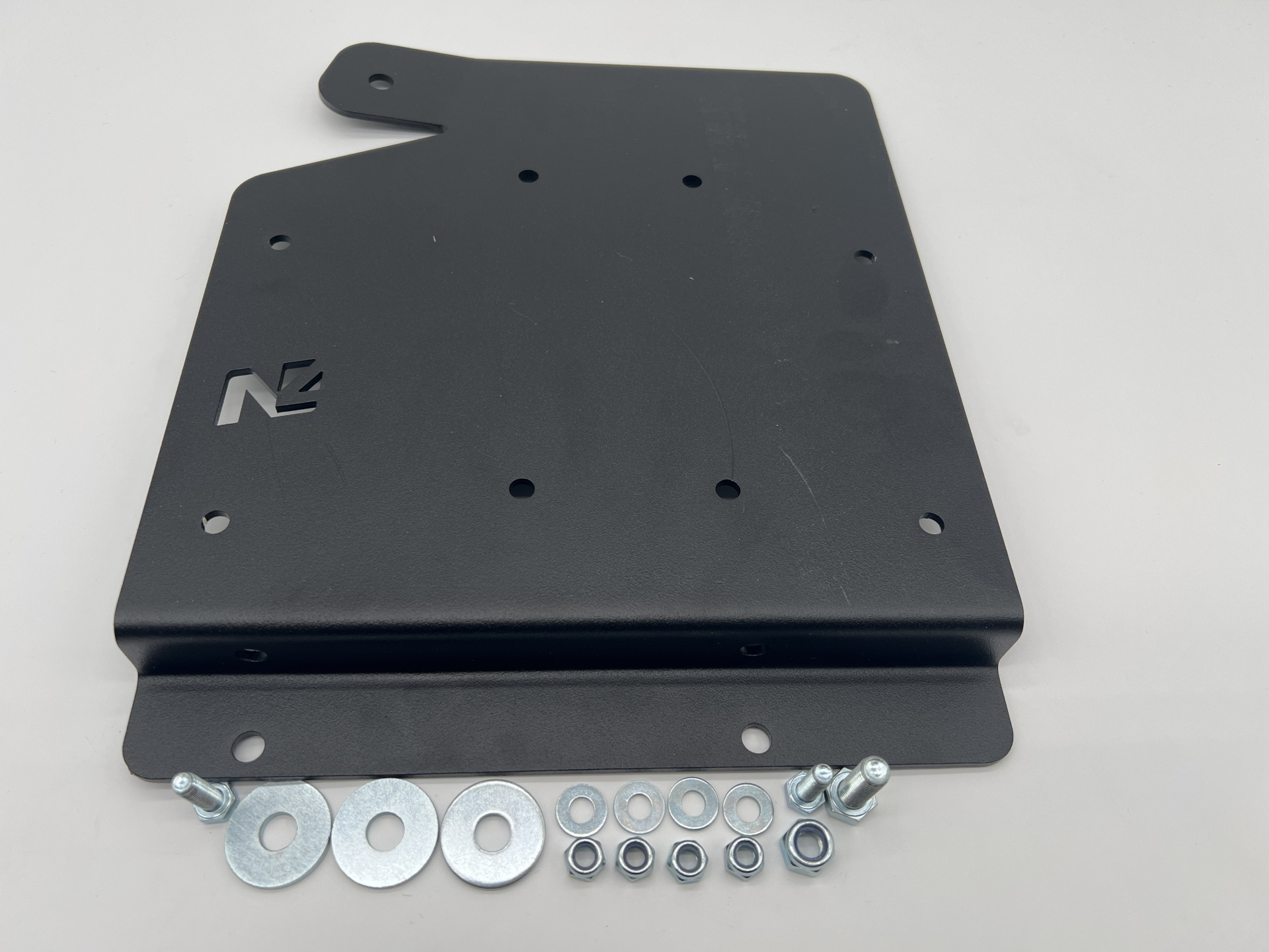 Platine support d'accessoires dans compartiment moteur côté droit pour Mercedes Sprinter W907