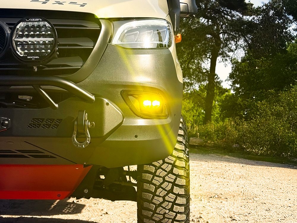 LAZER Carbon-2 ‘Drive’ LED Kit de Feux de Brouillard pour Mercedes Sprinter 907/VS30
