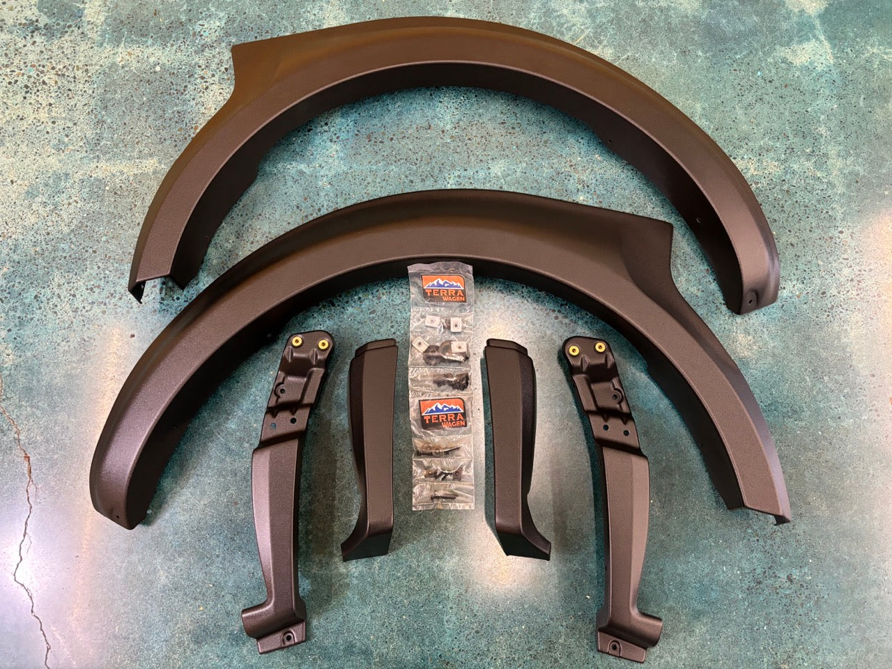 Desert Defender Élargisseurs d'ailes pour les très gros roues – Design arrière pour un dégagement maximal des pneus, kit AVANT pour Sprinter 907/VS30