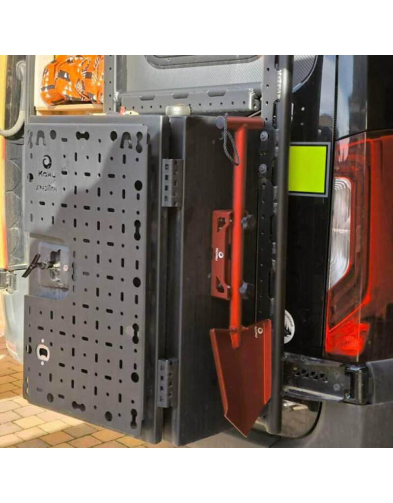 Universal aluminum shovel in red or black