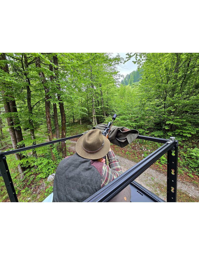 Roof rack seat / hunting stand - SpaceGuard by Rolling Space