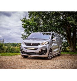 LAZER LAMPS LINEAR 18/Glide – Einbausatz für den Kühlergrill für Peugeot Expert (2016–2023)