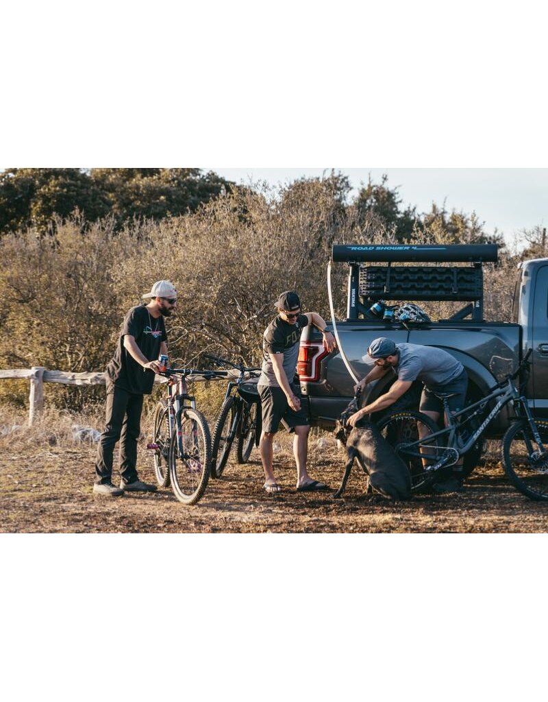 Roadshower 7G - Solardusche / Duschröhre 7 Gallonen=26,5 Liter, (LxBxH) 139,7x18,8x14,6 cm, 11,56kg (leer)