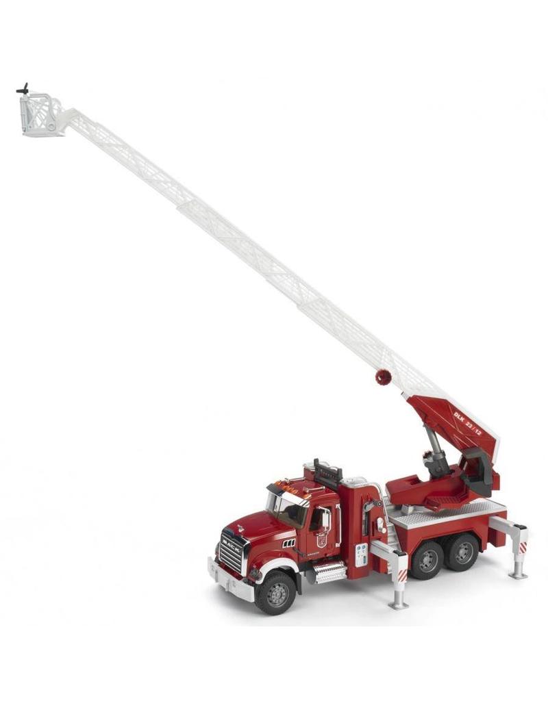 Bruder Bruder 2821 - Mack brandweer ladderwagen met waterpomp