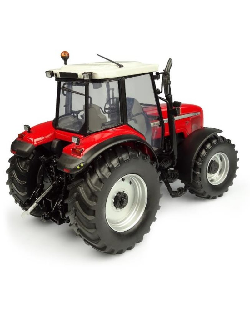 Universal Hobbies Universal Hobbies 5331 - Massey Ferguson 8220 Xtra 1:32