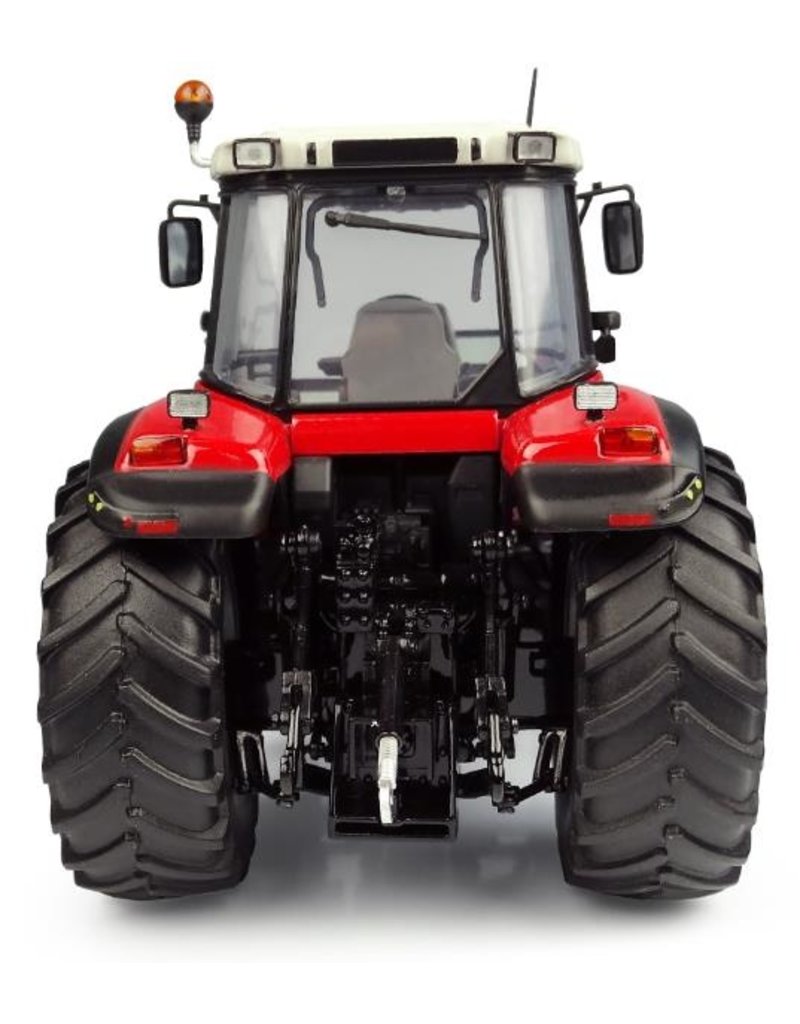 Universal Hobbies Universal Hobbies 5331 - Massey Ferguson 8220 Xtra 1:32